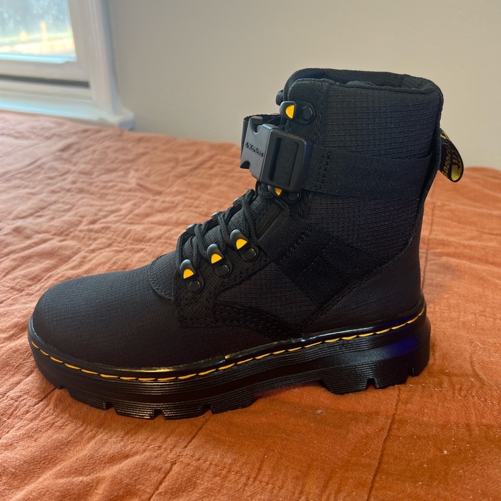 Dr.Martens Combs Tech II combat lace up boots. Brand new never worn!